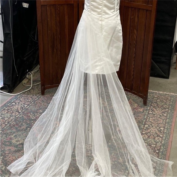 White Satin Bridal Mini Dress w/Removable Train – Vegas, Destination, Modern S/M - Picture 15 of 15